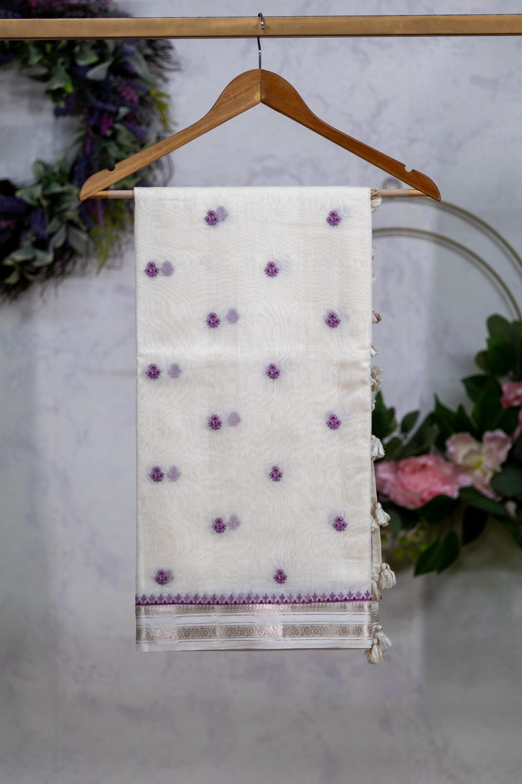 Pure Chanderi Silk Saree with Small Butti Embroidery & Light Antique Zari Border - Image 5