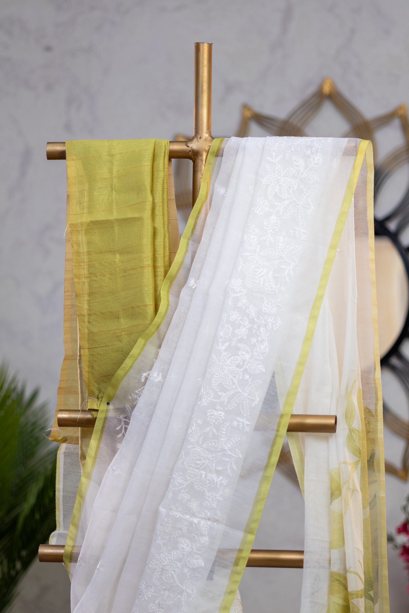 Supernet Saree with Matching Embroidery & Floral Digital Print - Image 2