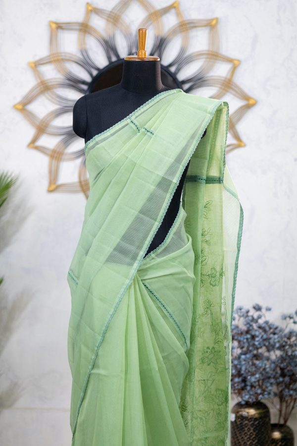 Kota Saree with Lace Border & Self Embroidered Pallu - Image 3