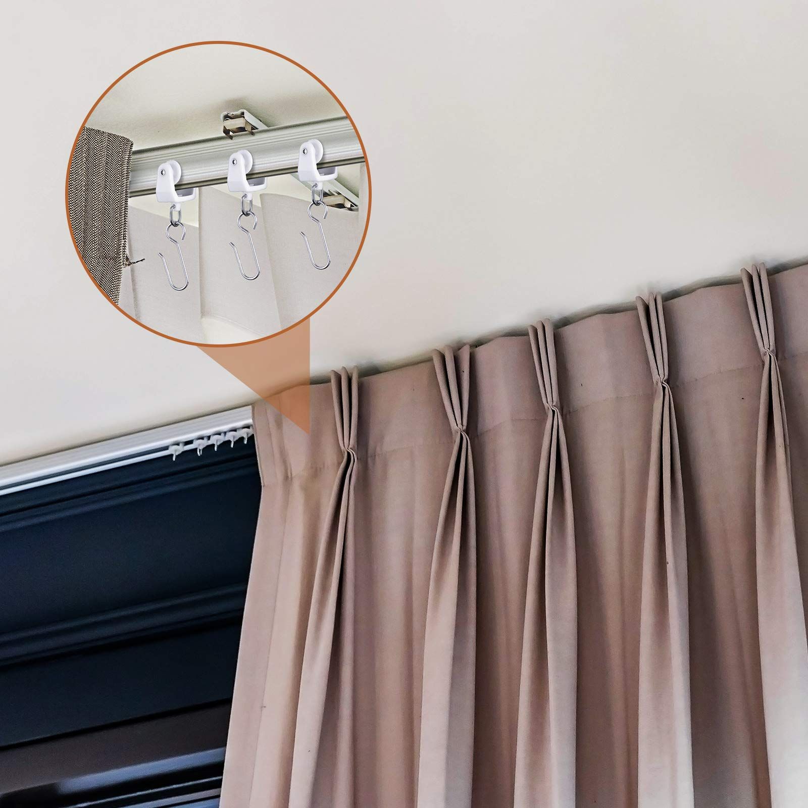 PLEATED CURTAIN